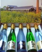 日本酒と菜の花畑